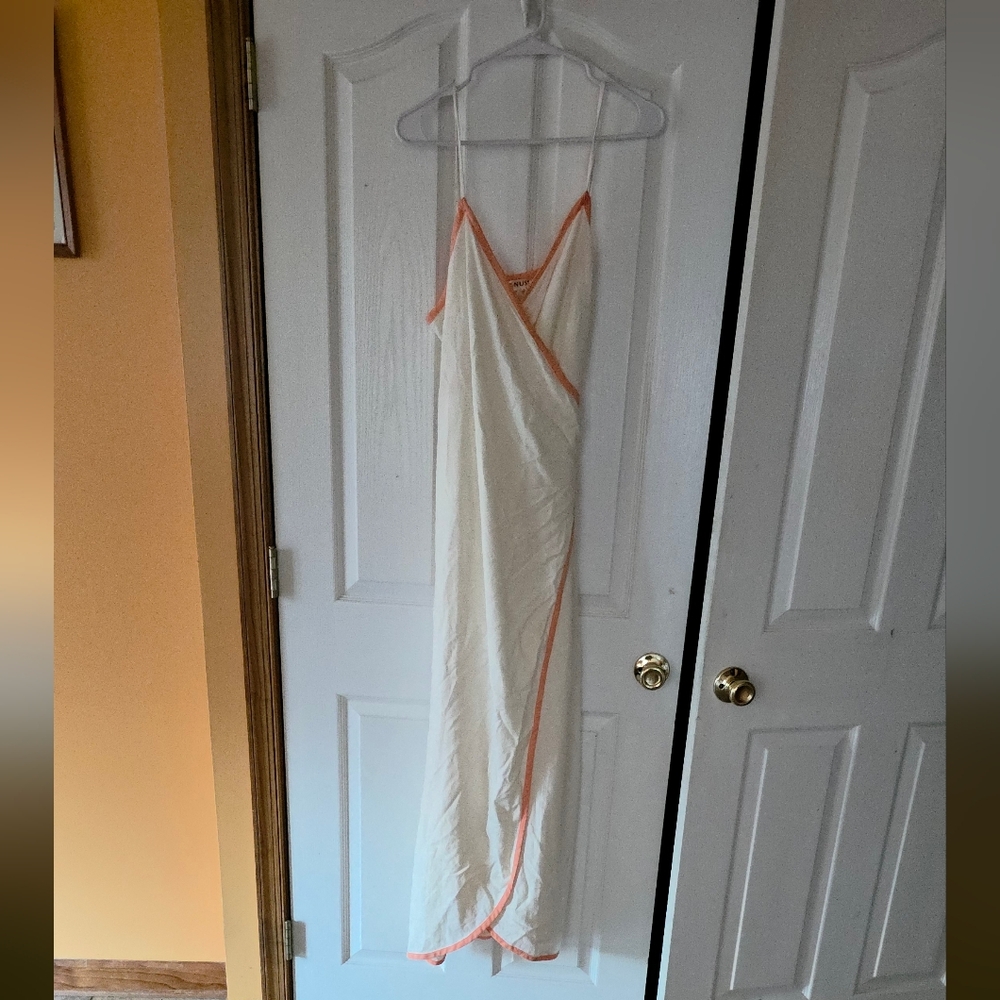 Venus Wrap Around Cream And Burnt Orange. Sz Medium